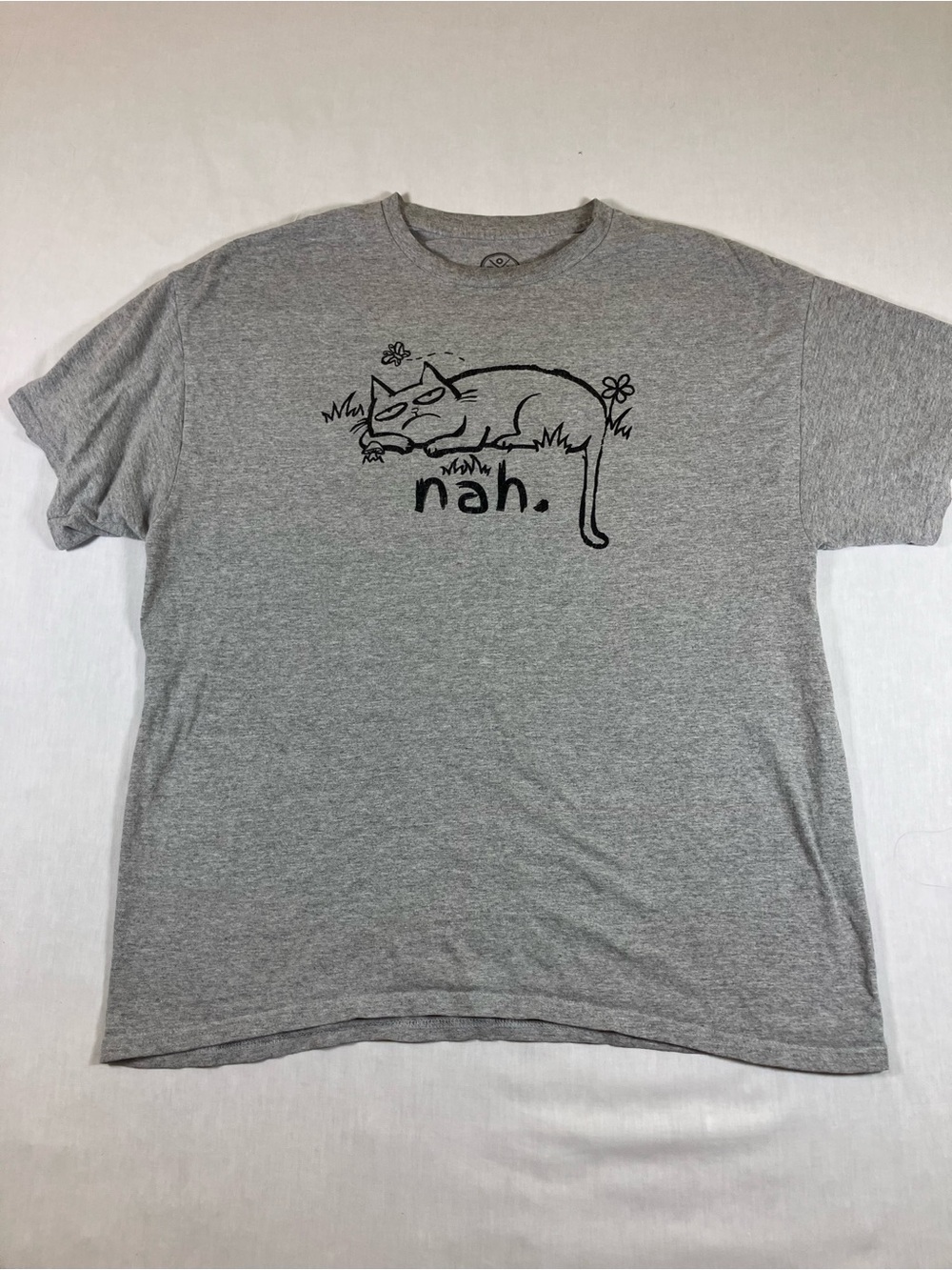 Unbranded Gray Cat 'nah.' Graphic Tee